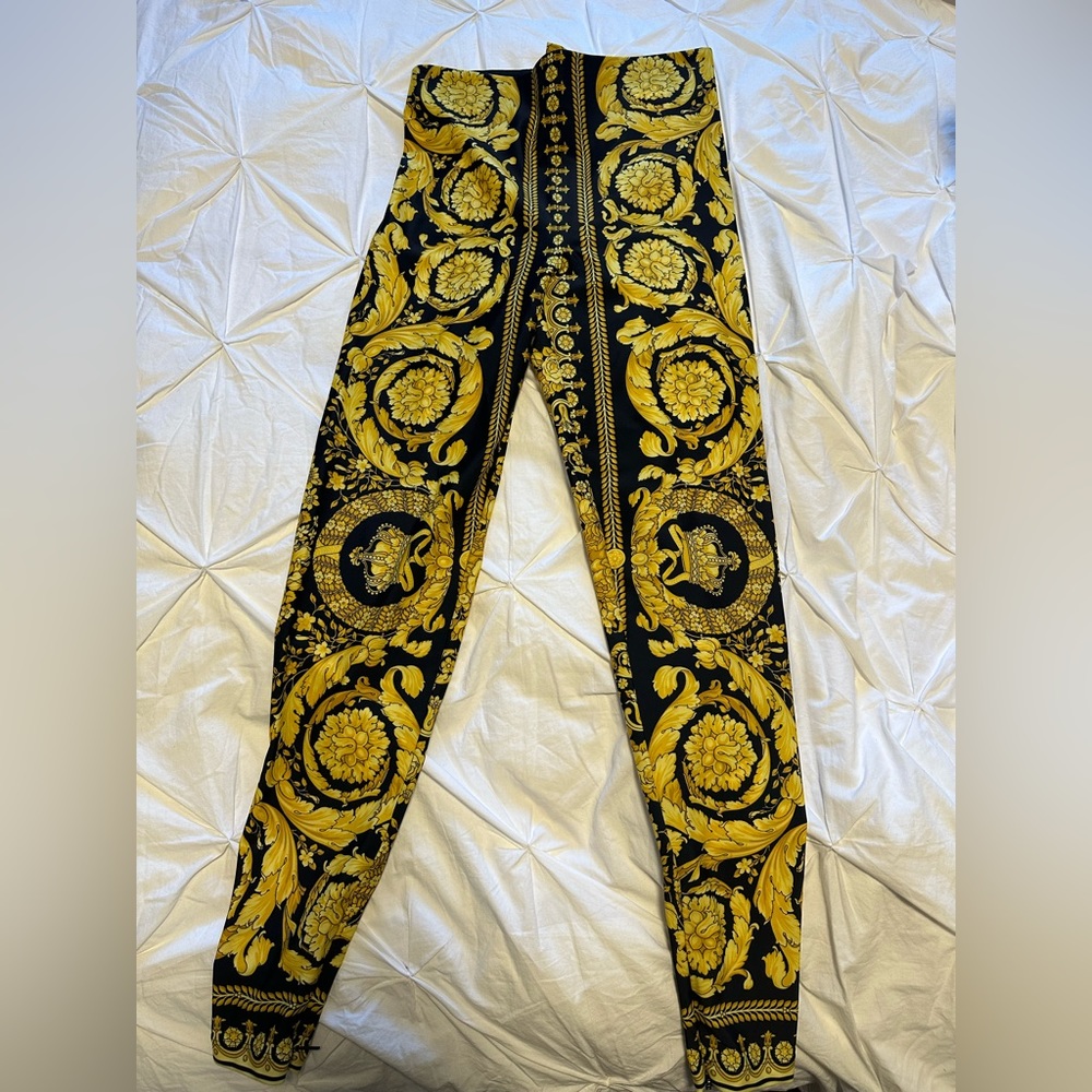 Versace Black and Yellow Tribute Baroque SS92